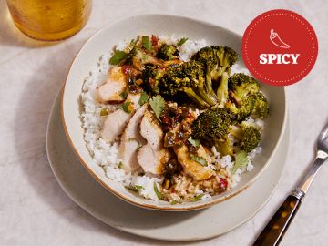 POULET SAUCE KUNG PAO BROCOLIS ET RIZ