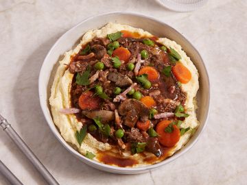 BOEUF FONDANT PETITS LEGUMES ET PUREE
