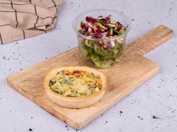 QUICHE AUX POIREAUX ET SALADE VERTE