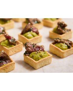 LES TARTELETTES TATAKI DE BOEUF ET GUACAMOLE x40