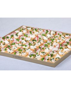 PLATEAU TARTELETTES SALEES FROMAGE FRAIS ET CHEVRE CONFIT OIGNON